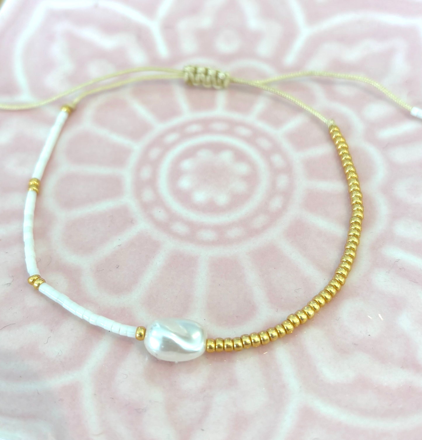 Katie - Gold & White beaded rope bracelet with pearl