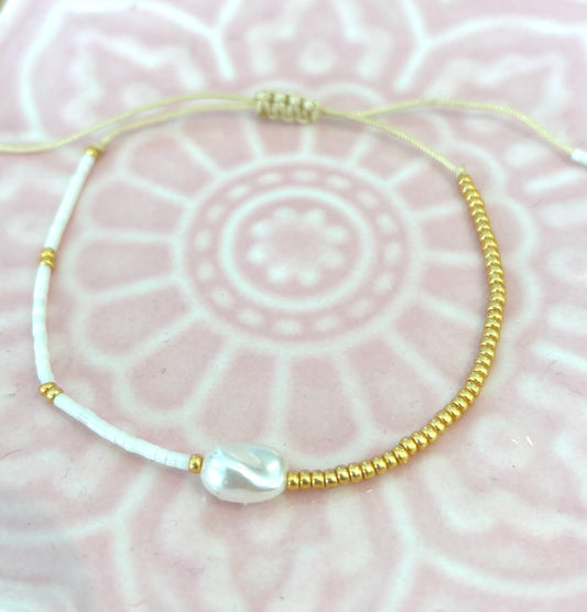 Katie - Gold & White beaded rope bracelet with pearl